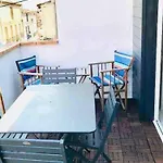 Charmante Maison De 2 Avec Terrasse, Tres Calme Nyaraló *