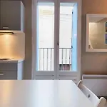 Charmante Maison De 2 Avec Terrasse, Tres Calme