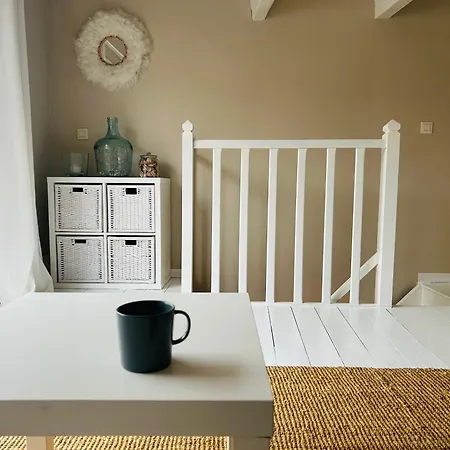 Charmante Maison De 2 Avec Terrasse, Tres Calme Nyaraló *