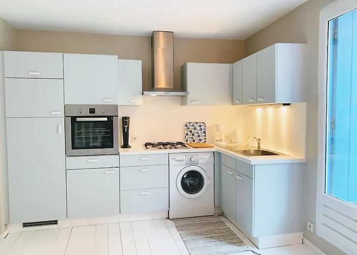 Charmante Maison De 2 Avec Terrasse, Tres Calme * マルセイヤン