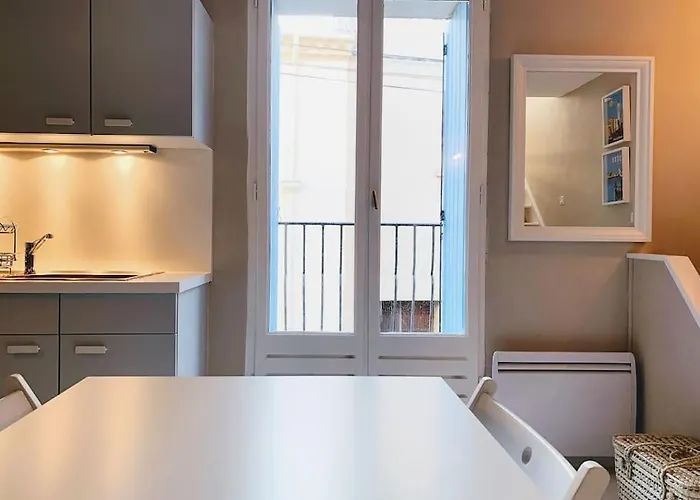 Charmante Maison De 2 Avec Terrasse, Tres Calme